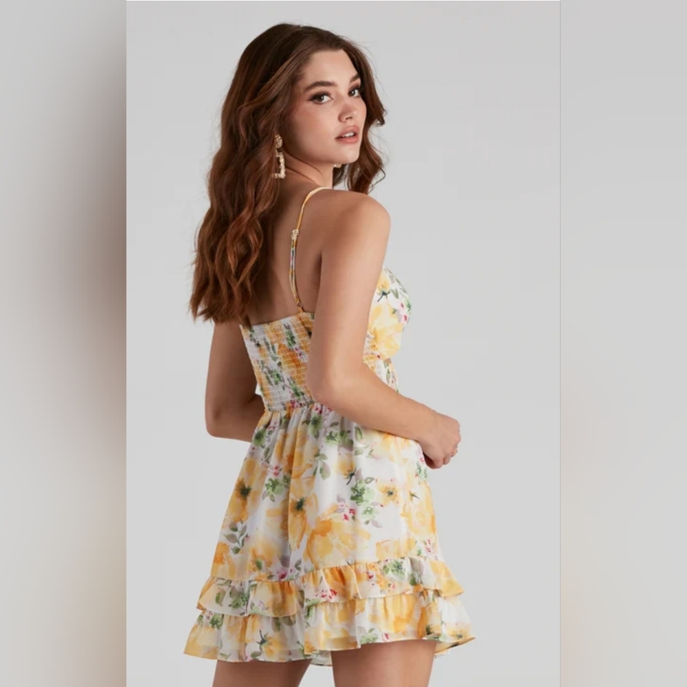 Windsor ▪︎NWT▪︎ - Floral Burst Ruffled Short Dress - Picture 2 of 8
